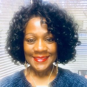 Meet your Posher, Vivian